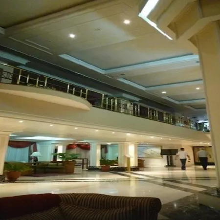 Grand Bayar Hotel 3*