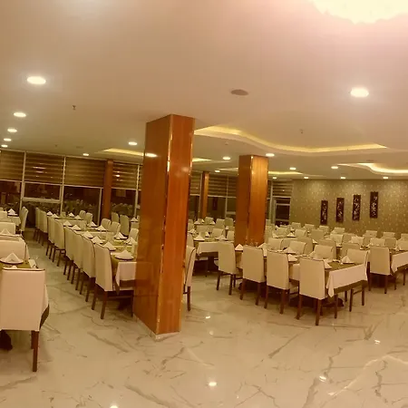 Grand Bayar Hotel 3*